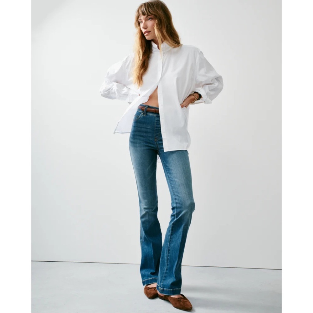 SPANX SPANXshape EveryWear Flare Jeans in Vintage Indigo‎